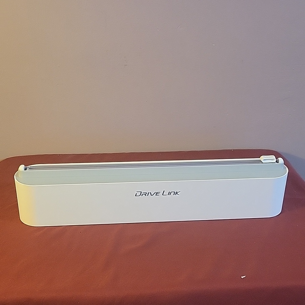 Cling Wrap Refillable Magnetic Plastic Wrap Dispenser with Side Cutter, NWT